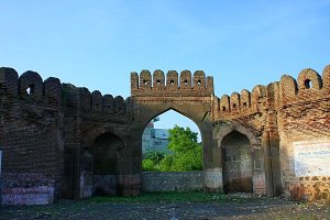 Khusro Gate: 